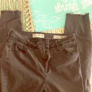 Destroyed skinny jeans